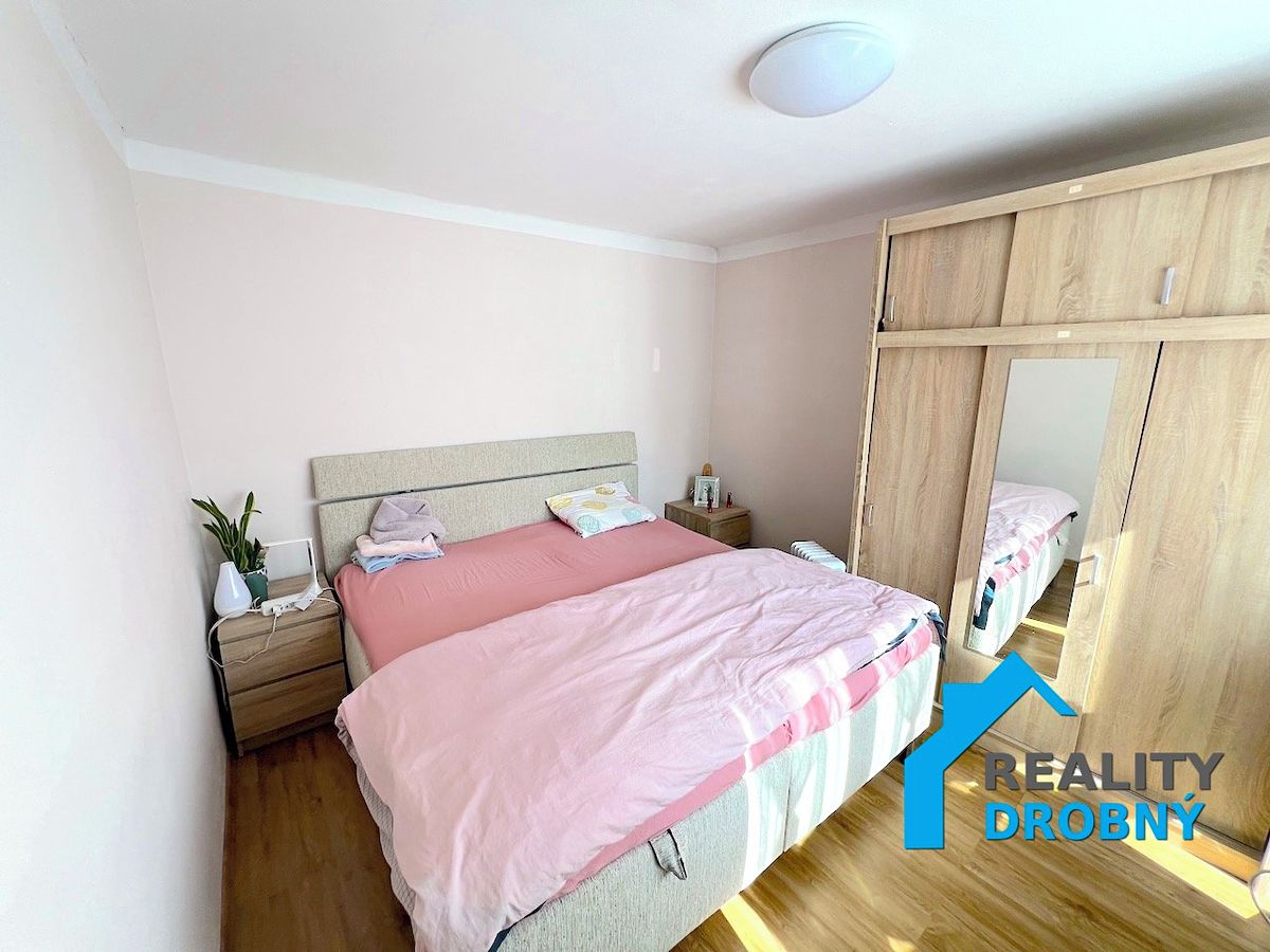 Prodej rodinného domu 205 m², pozemek 541 m² – fotografie 5
