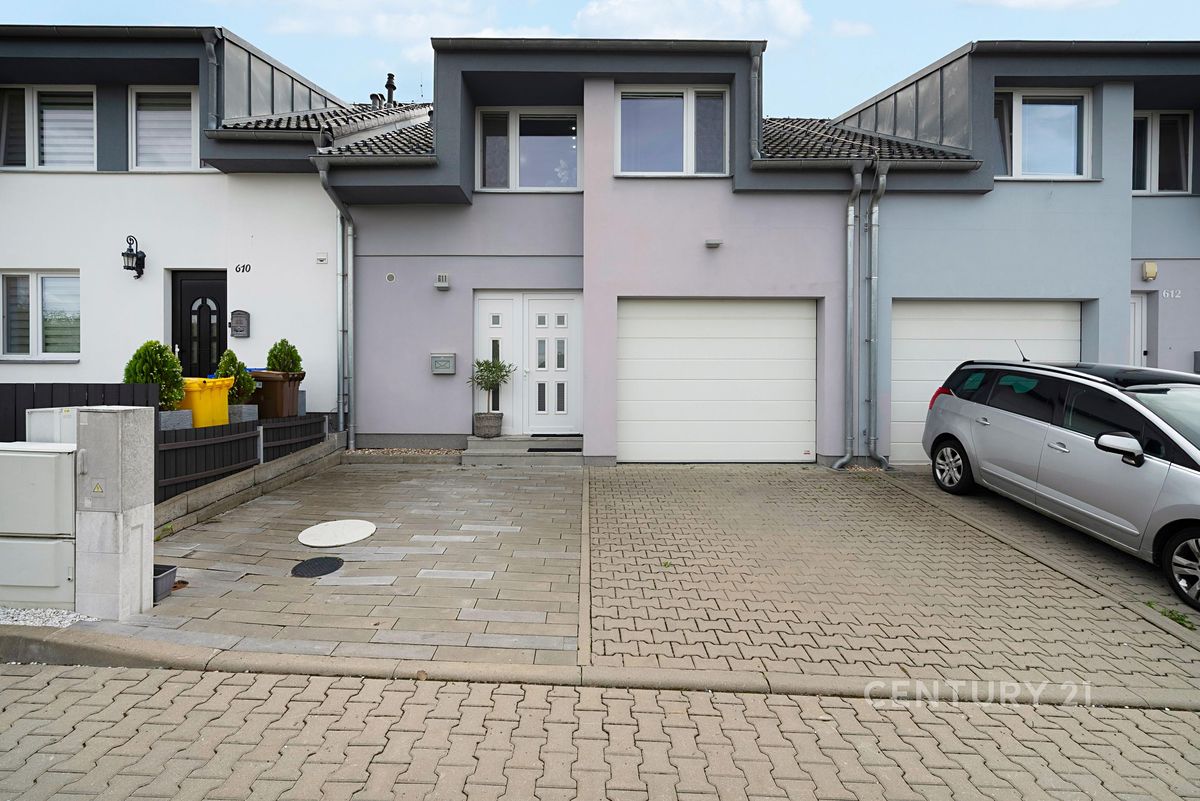 Prodej rodinného domu 103 m², pozemek 243 m² – fotografie 2