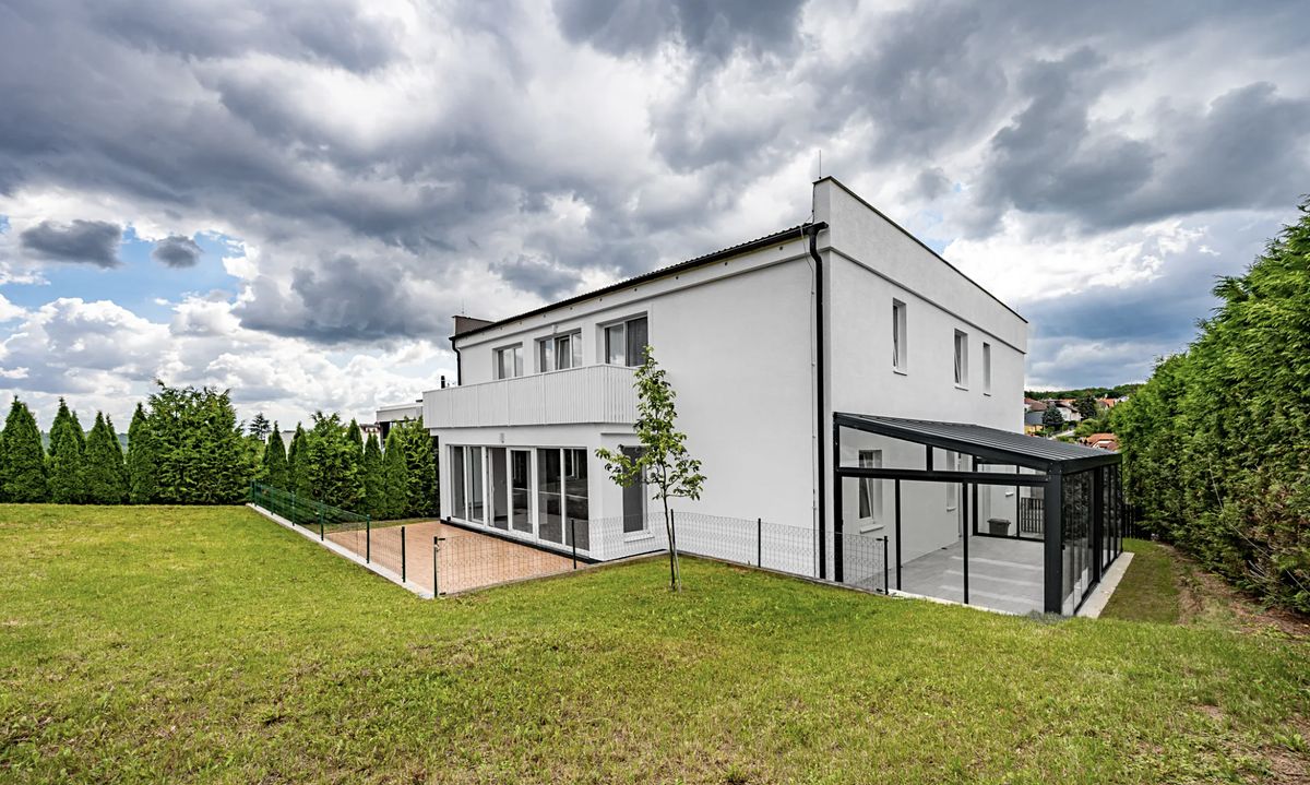 Prodej vily 380 m², pozemek 1111 m² – fotografie 4