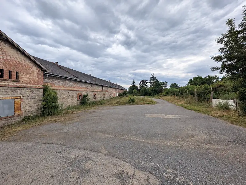 Pronájem komerčního pozemku 1000 m², Jesenice – náhled fotky 3