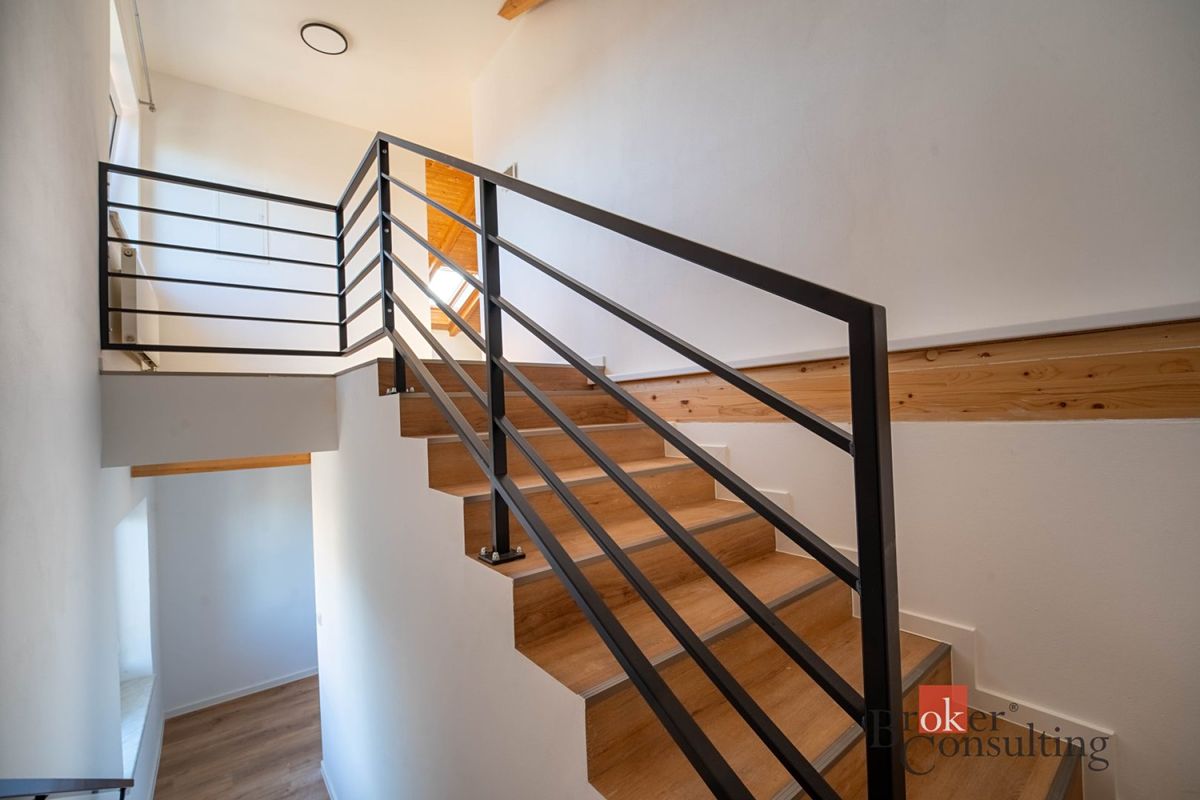 Pronájem bytu 3+kk 105 m² – fotografie 3