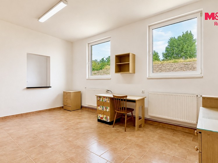Комерційне приміщення на продаж, 400 м² (19 з 28)