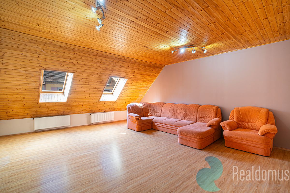 Prodej rodinného domu 140 m², pozemek 423 m² – fotografie 3