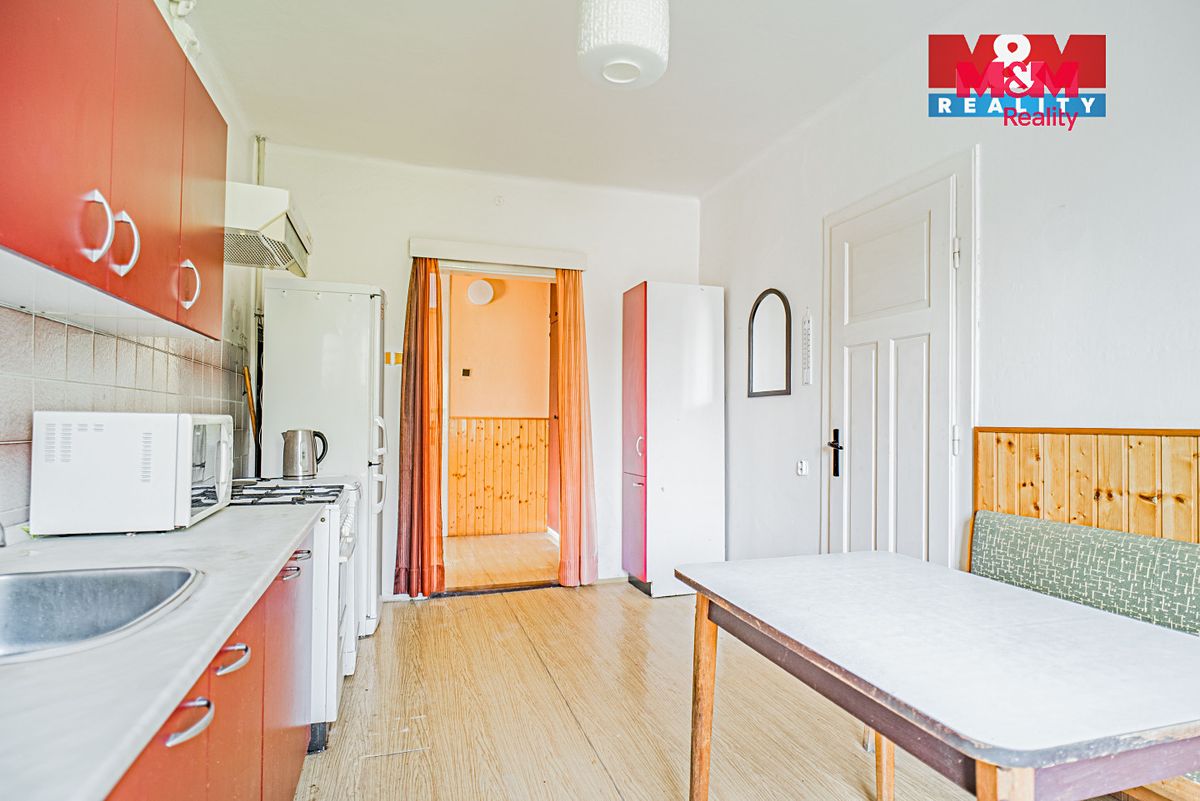 Prodej rodinného domu 350 m², pozemek 697 m² – fotografie 5