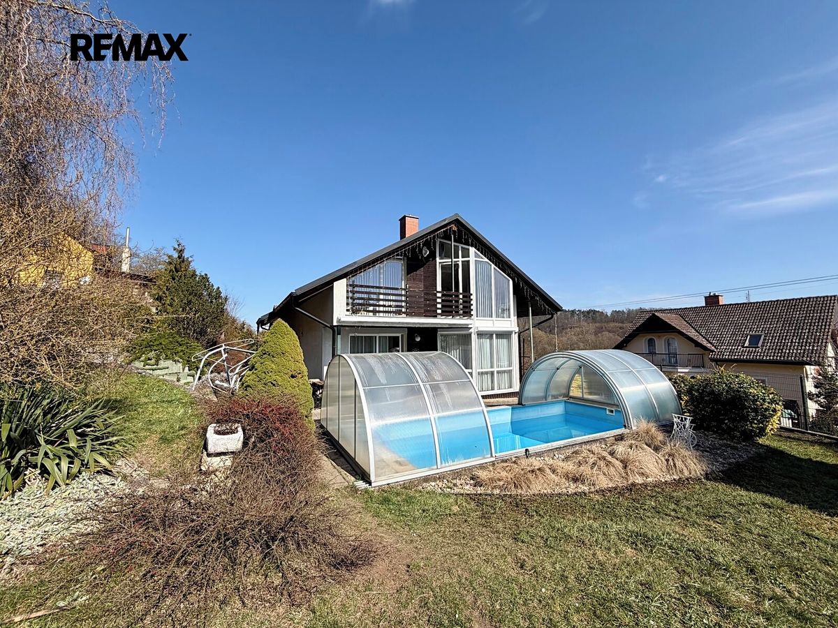 Prodej rodinného domu 306 m², pozemek 1014 m²