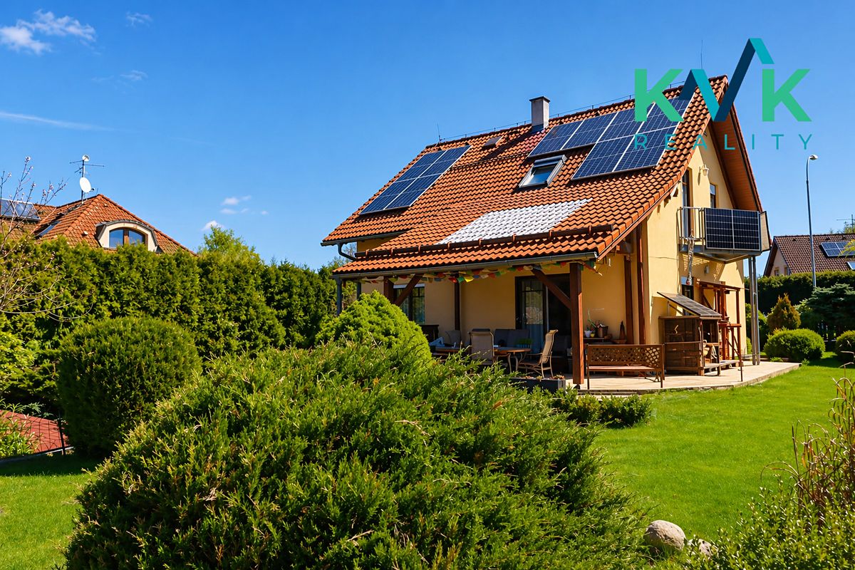Prodej rodinného domu 250 m², pozemek 992 m² – fotografie 2