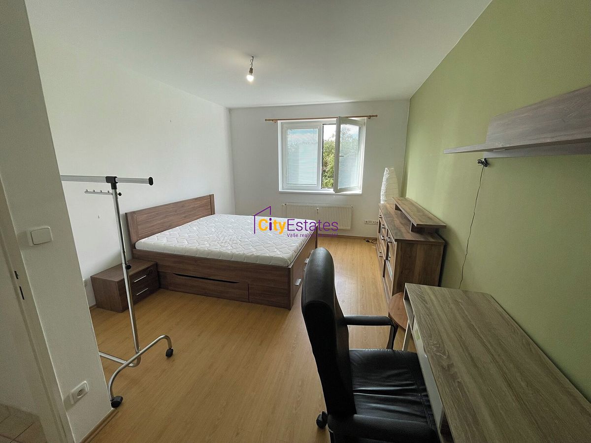 Pronájem bytu 2+1 72 m² – fotografie 4