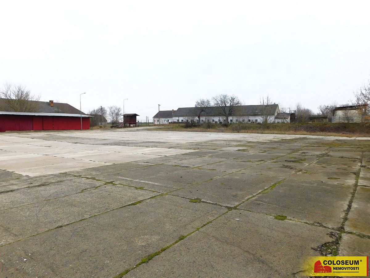 Pronájem pozemku 3500 m²