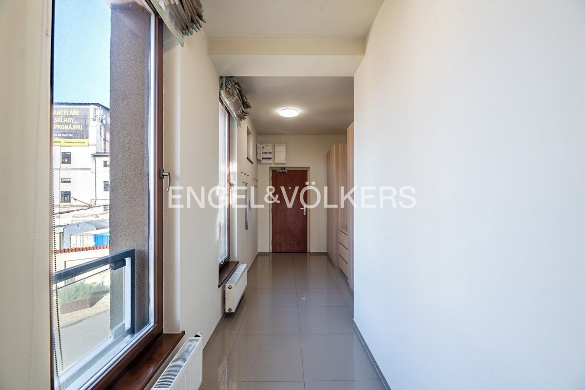 Pronájem bytu 2+kk 79 m² – fotografie 5