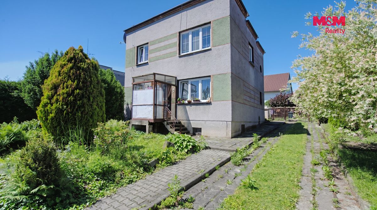 Prodej rodinného domu 110 m², pozemek 917 m² – fotografie 2