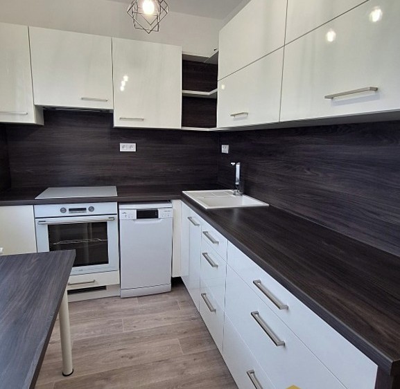 Prodej bytu 2+1, 56 m² (2 z 10)