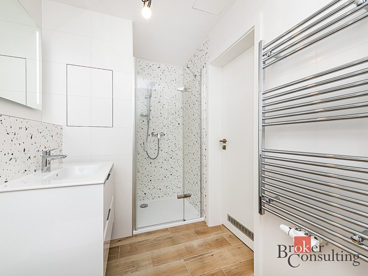 Pronájem bytu 1+kk, 30 m² (11 z 25)