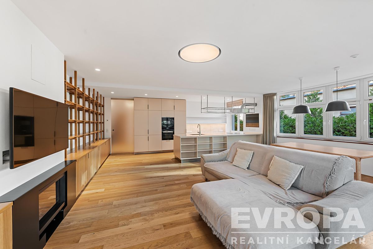 Pronájem bytu 4+kk 113 m²