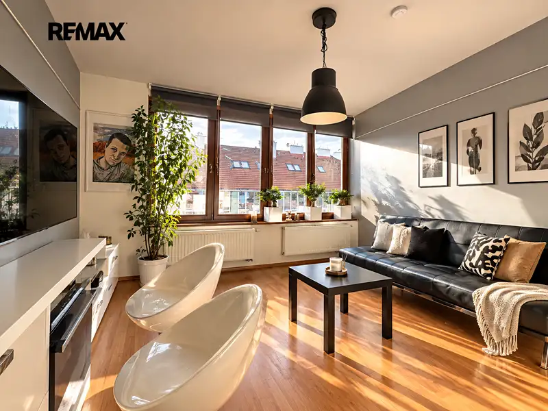Prodej bytu 2+kk 44 m², Praha – náhled fotky 1