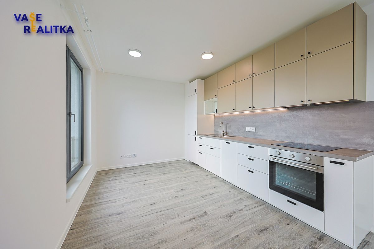 Pronájem bytu 1+kk 33 m² – fotografie 3