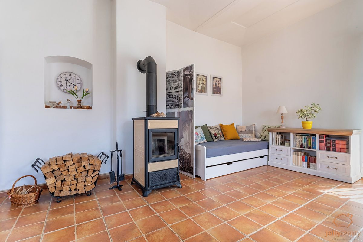 Prodej rodinného domu 167 m², pozemek 226 m² – fotografie 3