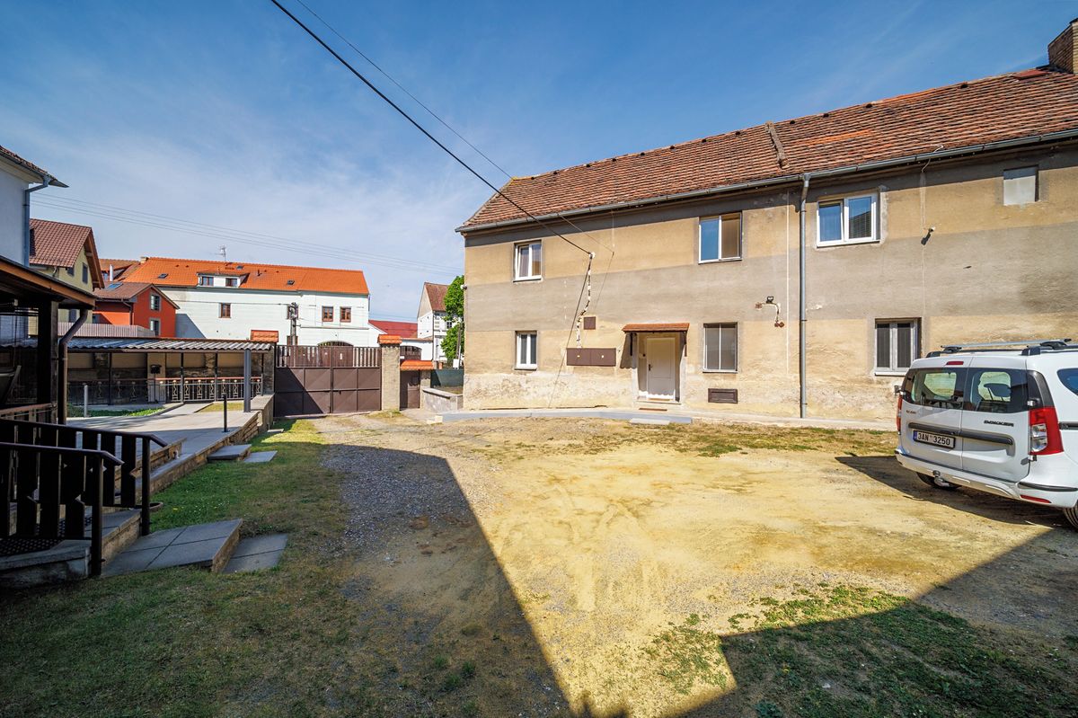 Prodej rodinného domu 245 m², pozemek 634 m² – fotografie 4