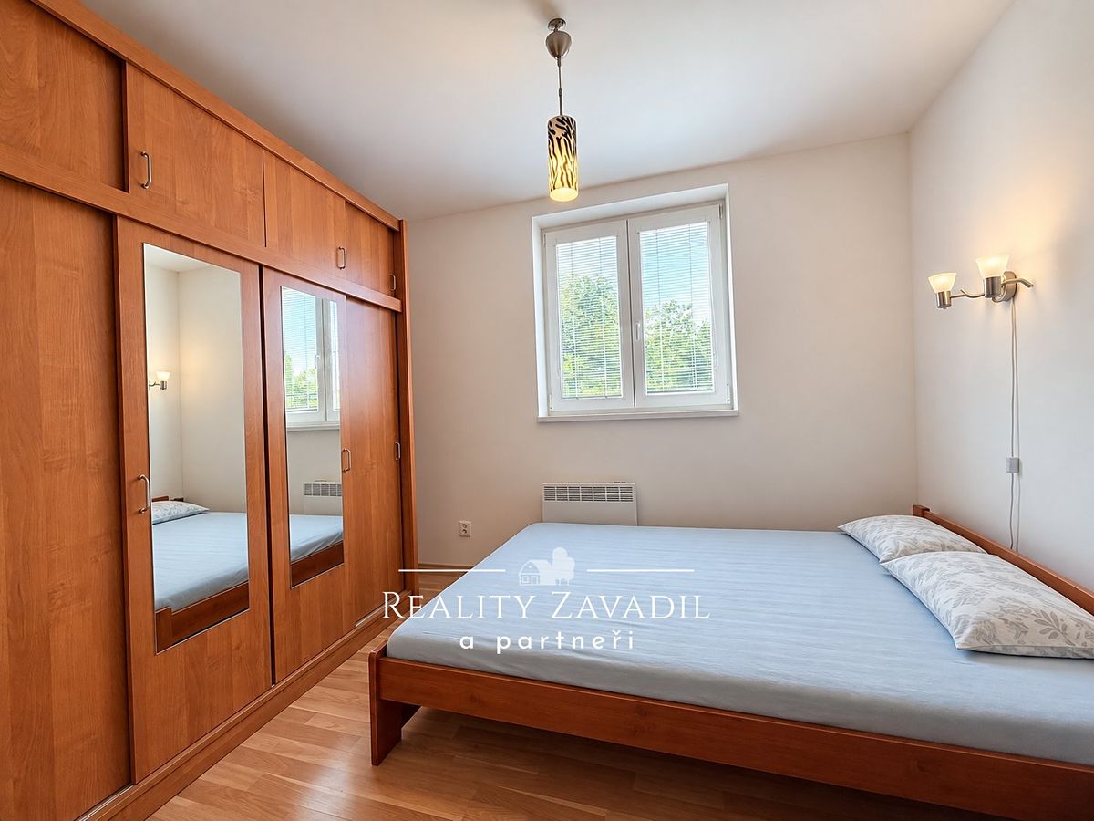 Pronájem bytu 2+kk 49 m² – fotografie 2
