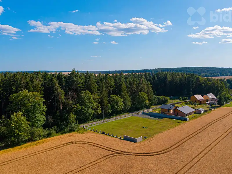 Prodej stavebního pozemku 2000 m², Sedlec – náhled fotky 3