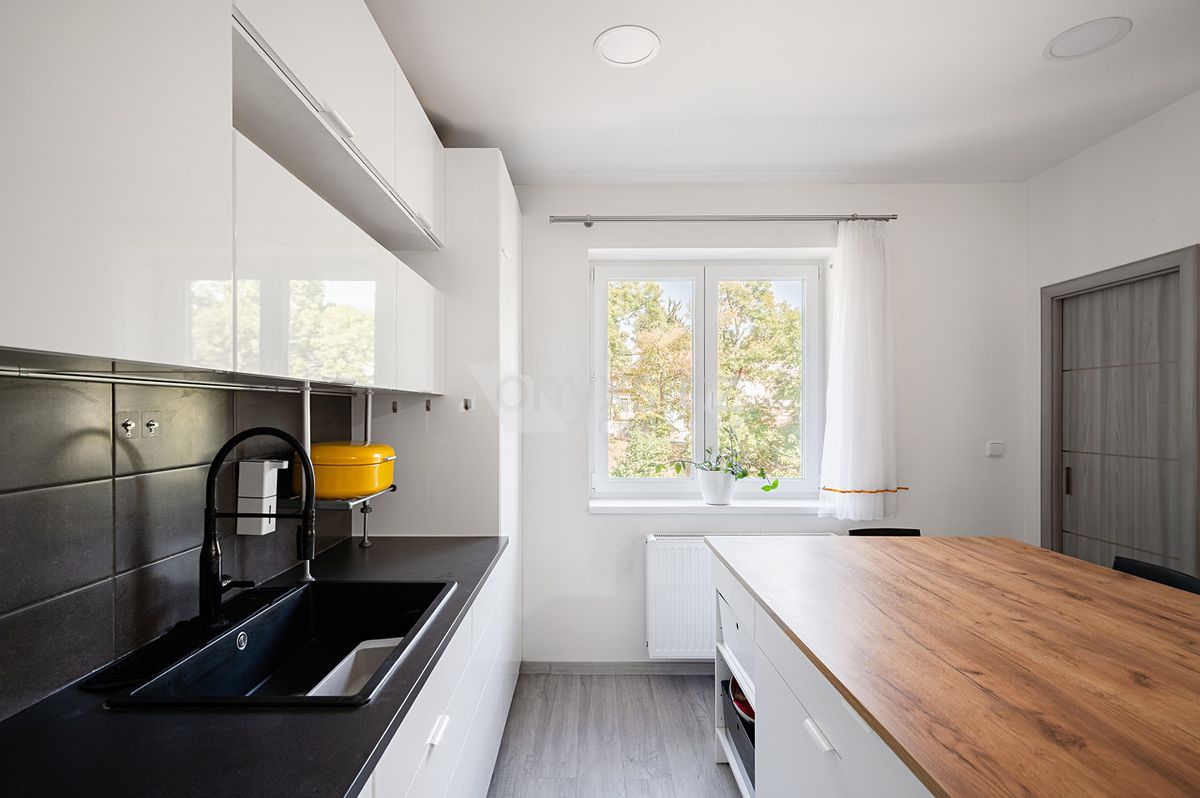 Prodej rodinného domu 440 m², pozemek 732 m² – fotografie 5