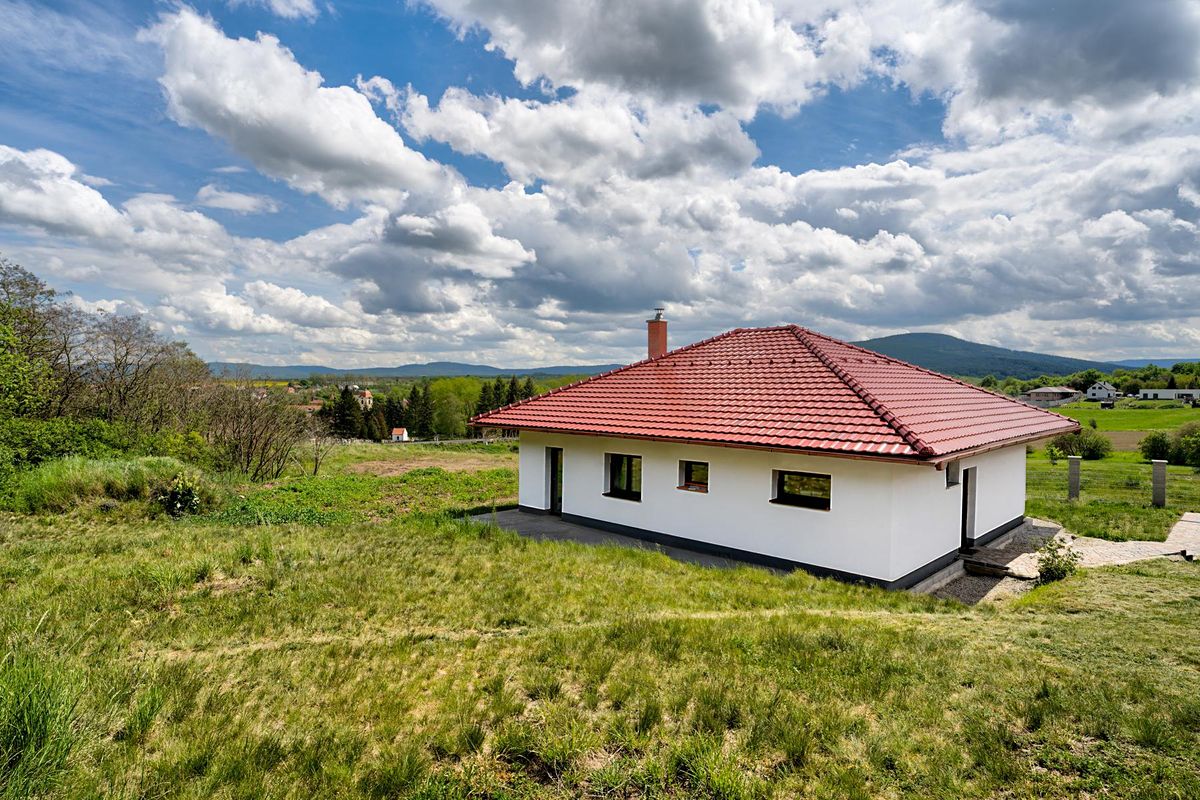 Prodej rodinného domu 104 m², pozemek 1216 m²