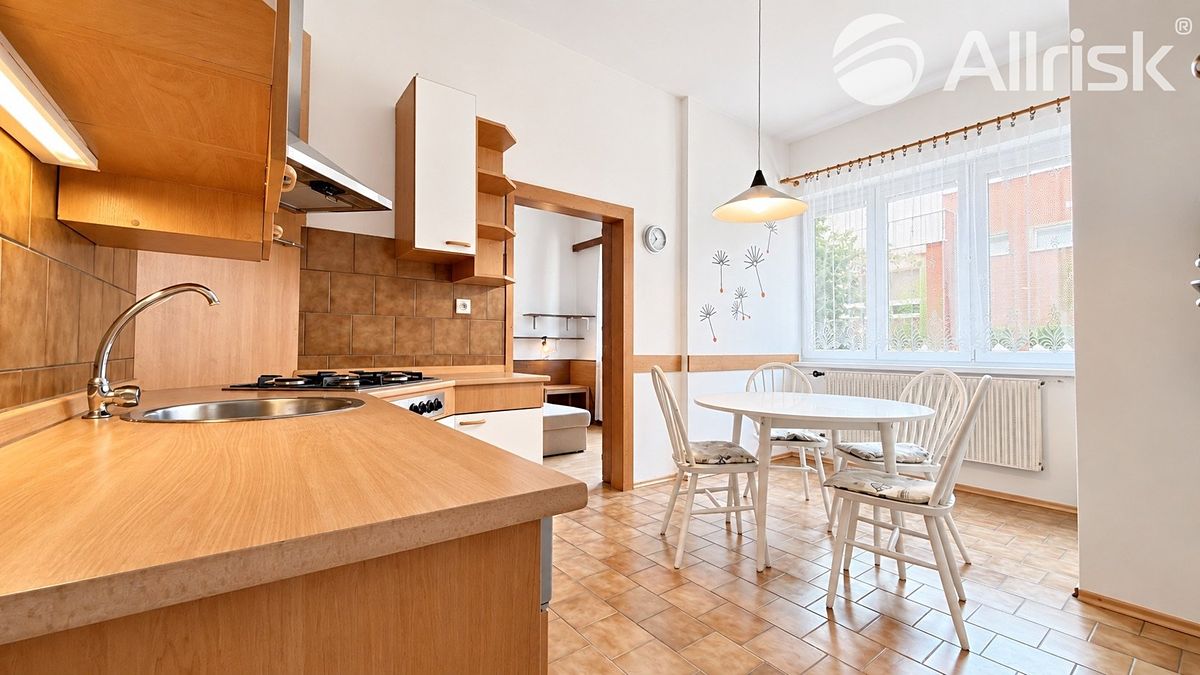 Pronájem bytu 3+1 80 m² – fotografie 3