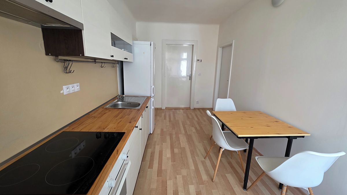 Pronájem bytu 3+1 80 m² – fotografie 2