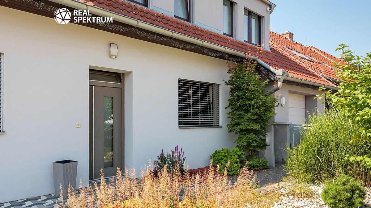Prodej rodinného domu 279 m², pozemek 520 m²