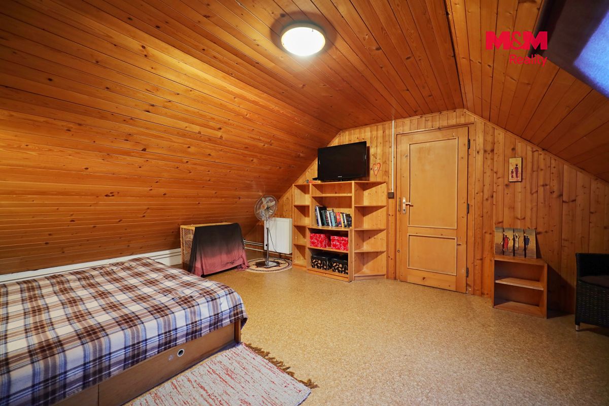 Prodej rodinného domu 240 m², pozemek 612 m² – fotografie 5