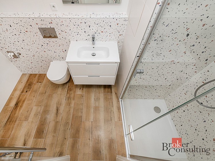 Pronájem bytu 1+kk, 30 m² (12 z 25)