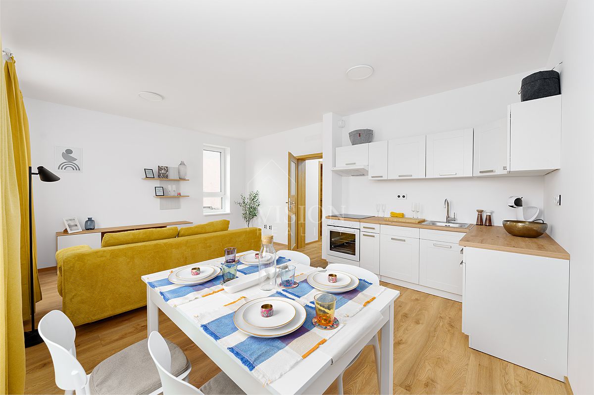 Prodej rodinného domu 310 m², pozemek 568 m² – fotografie 3