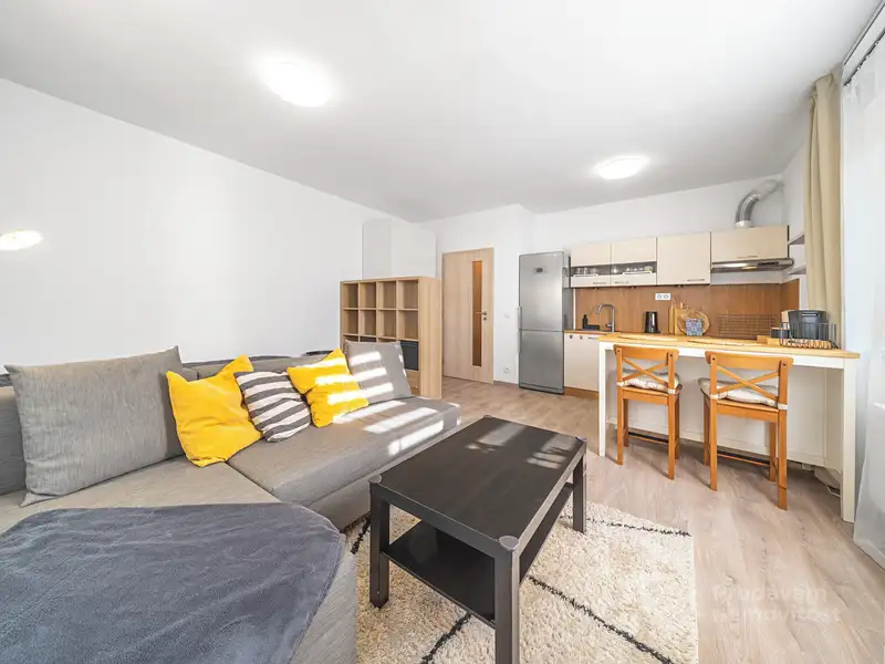 Prodej bytu 1+kk 33 m², Praha – náhled fotky 2