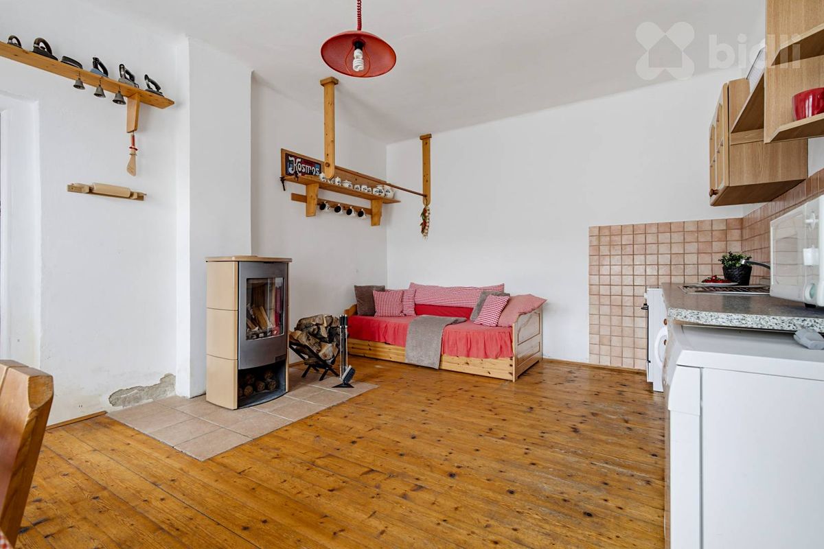 Prodej rodinného domu 100 m², pozemek 862 m² – fotografie 4