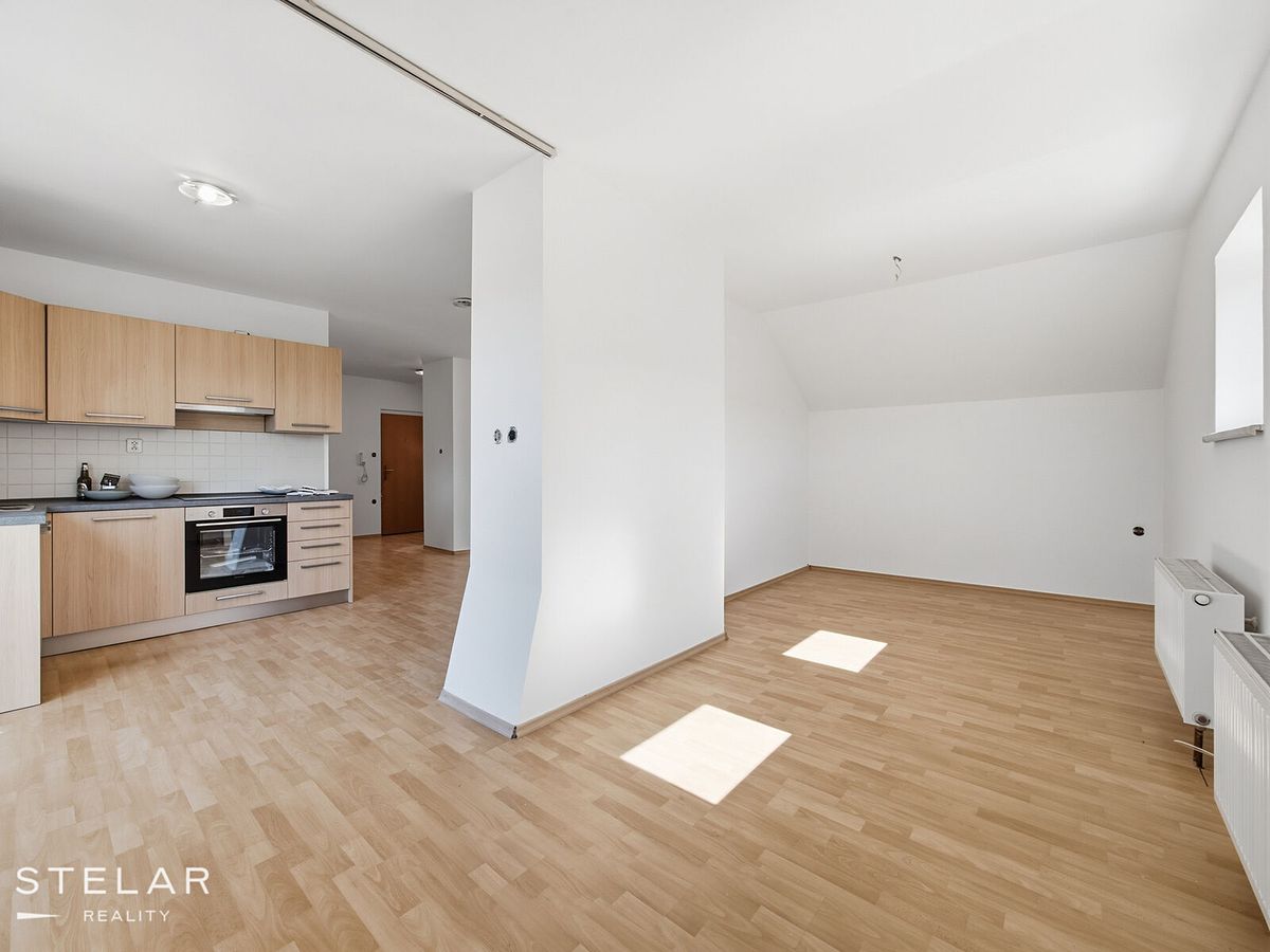 Pronájem bytu 2+kk 58 m² – fotografie 2