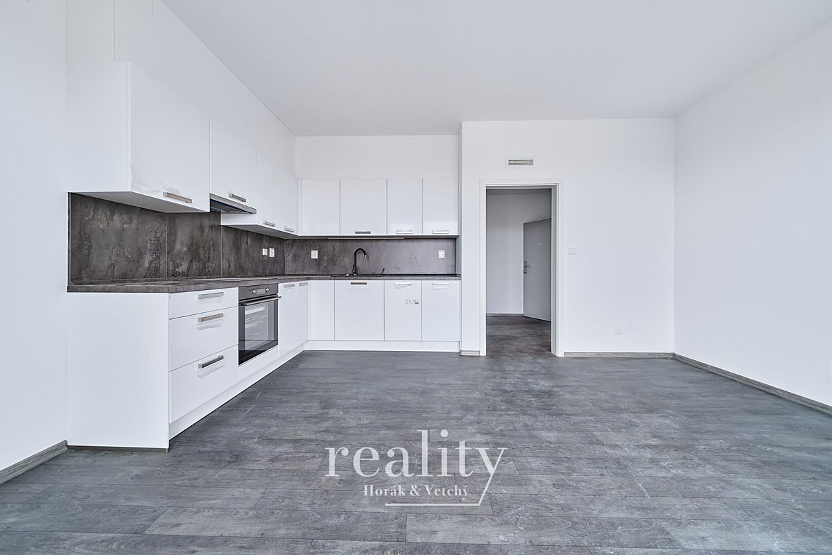 Pronájem bytu 1+kk 35 m² – fotografie 2