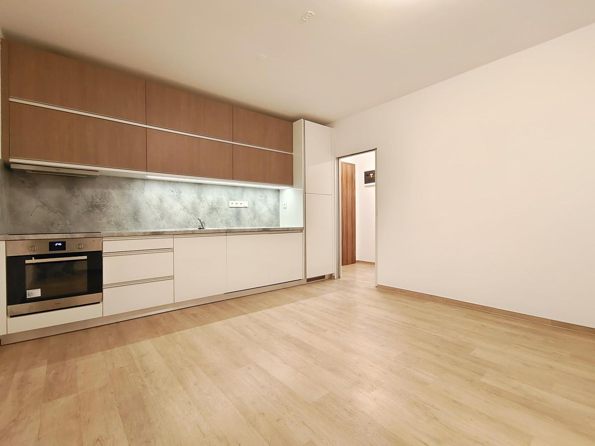 Pronájem bytu 2+kk 30 m²