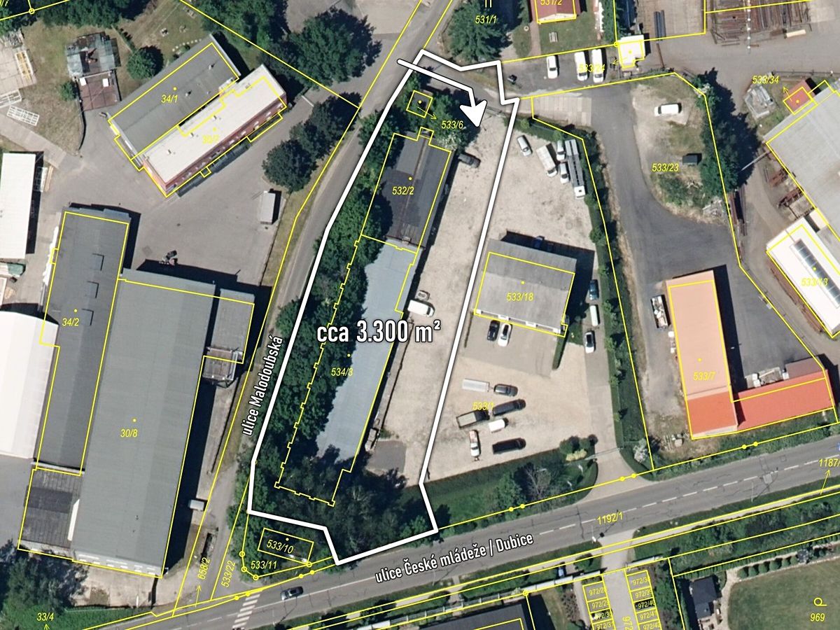 Prodej komerčního pozemku 3300 m²