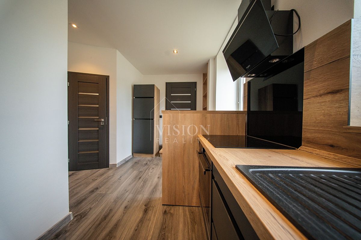 Prodej vícegeneračního domu 285 m², pozemek 339 m² – fotografie 3