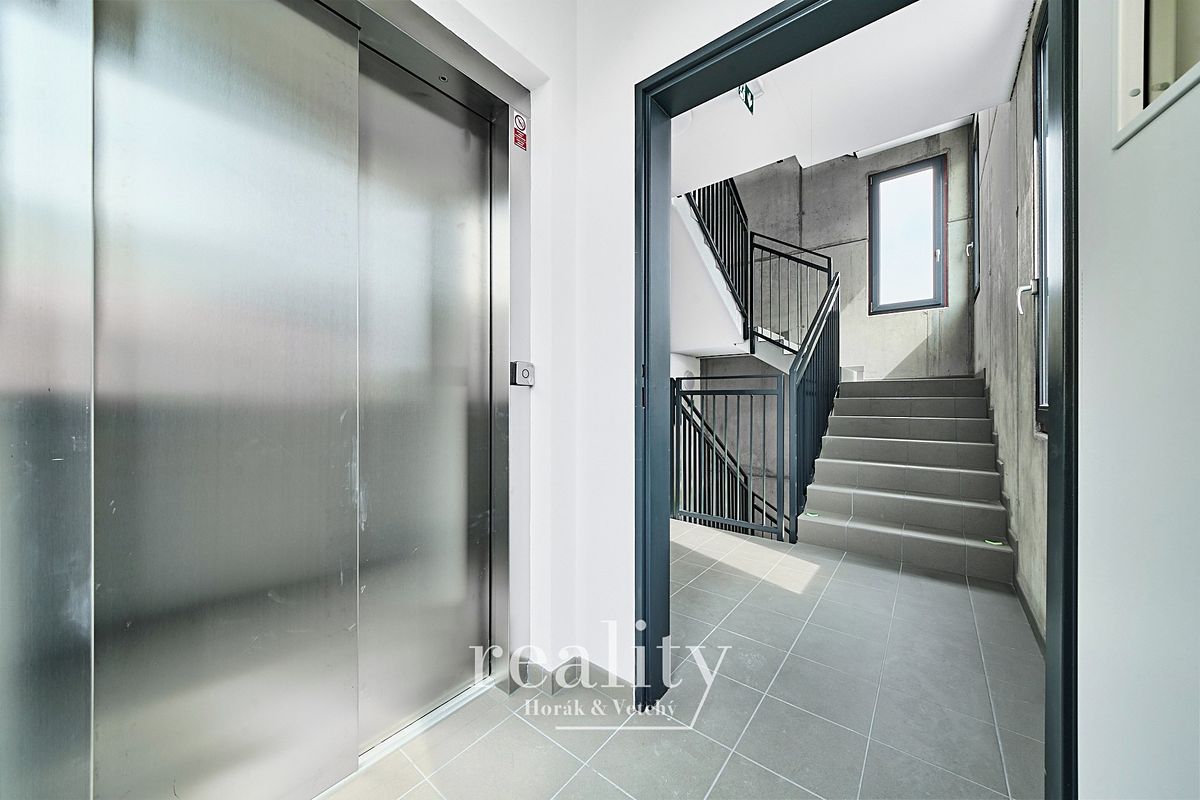 Pronájem bytu 1+kk 35 m² – fotografie 5