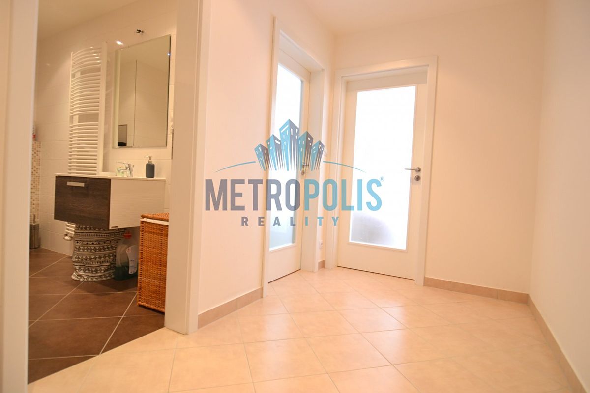 Pronájem bytu 2+kk 60 m² – fotografie 3