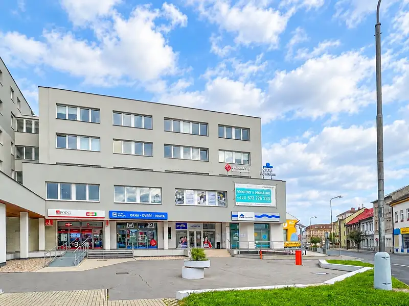 Pronájem kanceláře 29 m², Chomutov – náhled fotky 1