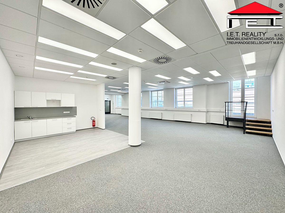 Pronájem kanceláře 153 m² – fotografie 2