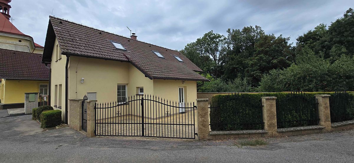 Pronájem rodinného domu 130 m², pozemek 200 m² – fotografie 3