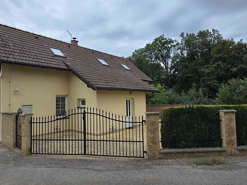 Pronájem rodinného domu 130 m², pozemek 200 m², Osek – náhled fotky 3