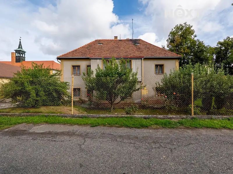 Prodej rodinného domu 200 m², pozemek 494 m², Kožlany – náhled fotky 1