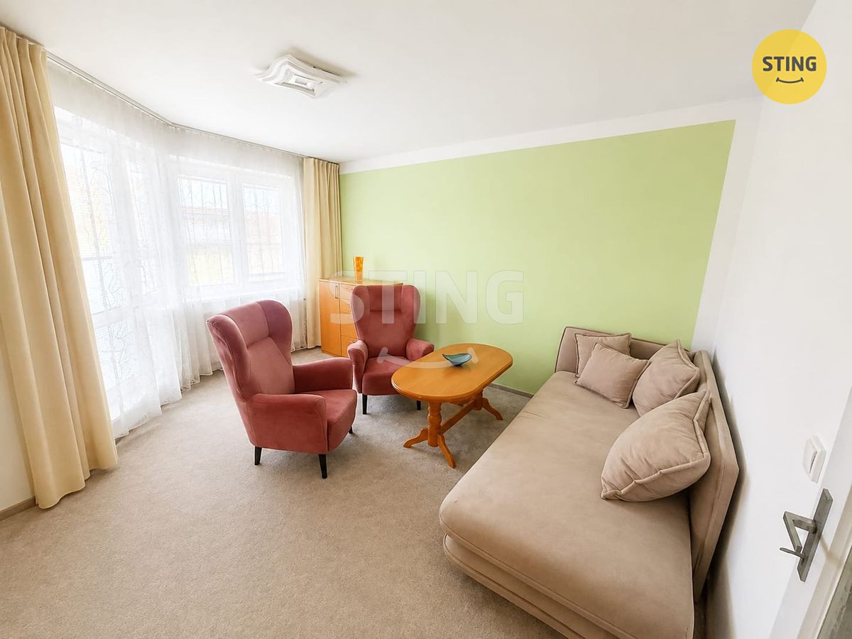 Pronájem bytu 1+kk 38 m² – fotografie 2