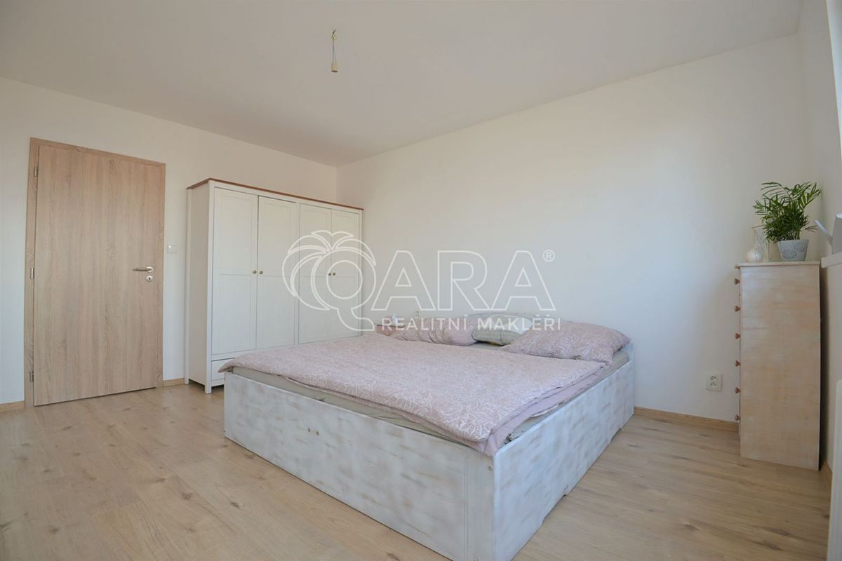 Pronájem bytu 2+1 58 m² – fotografie 4