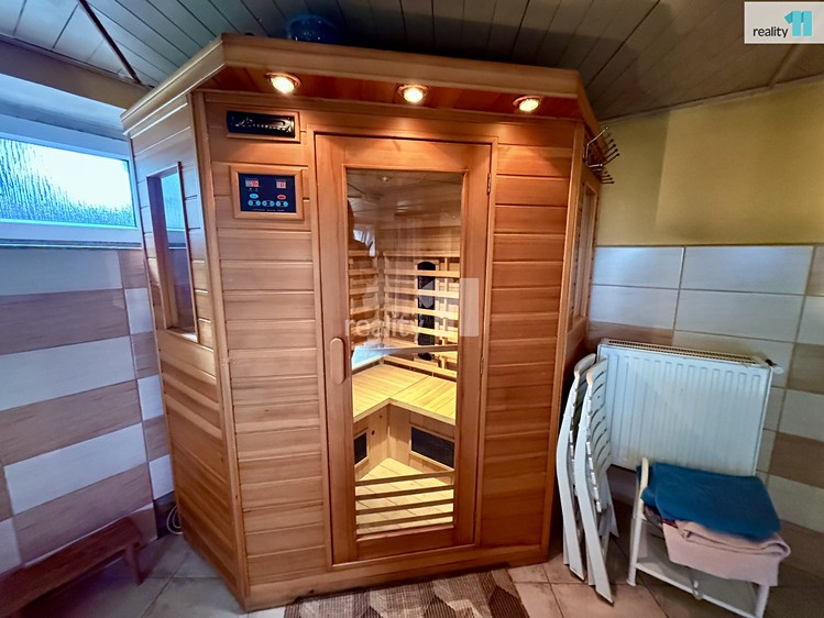 Будинок на продаж, 240 м² (50 з 50)