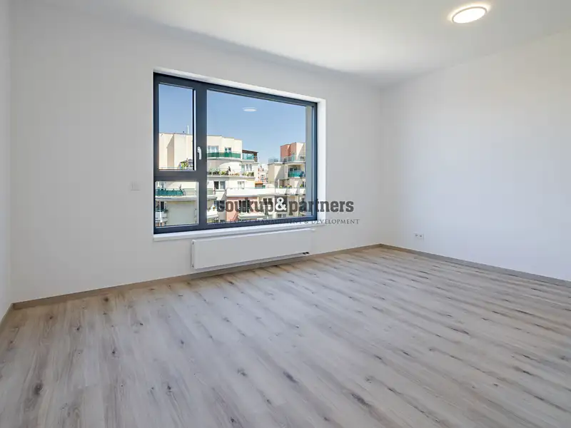 Prodej bytu 1+kk 30 m², Praha – náhled fotky 2