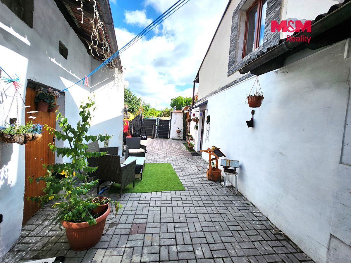 Prodej rodinného domu 208 m², pozemek 253 m² – fotografie 4
